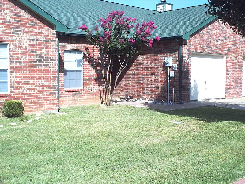Pine Creek Townhomes https://www.pinecreektyler.com/wp-content/uploads/sites/483/2015/09/attached-garage.jpg